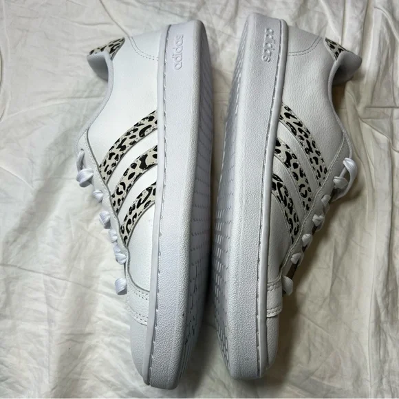 Adidas Womens Grand Court Womens Sneakers White Black Cheetah Size 8 NEW - Picture 12 of 16